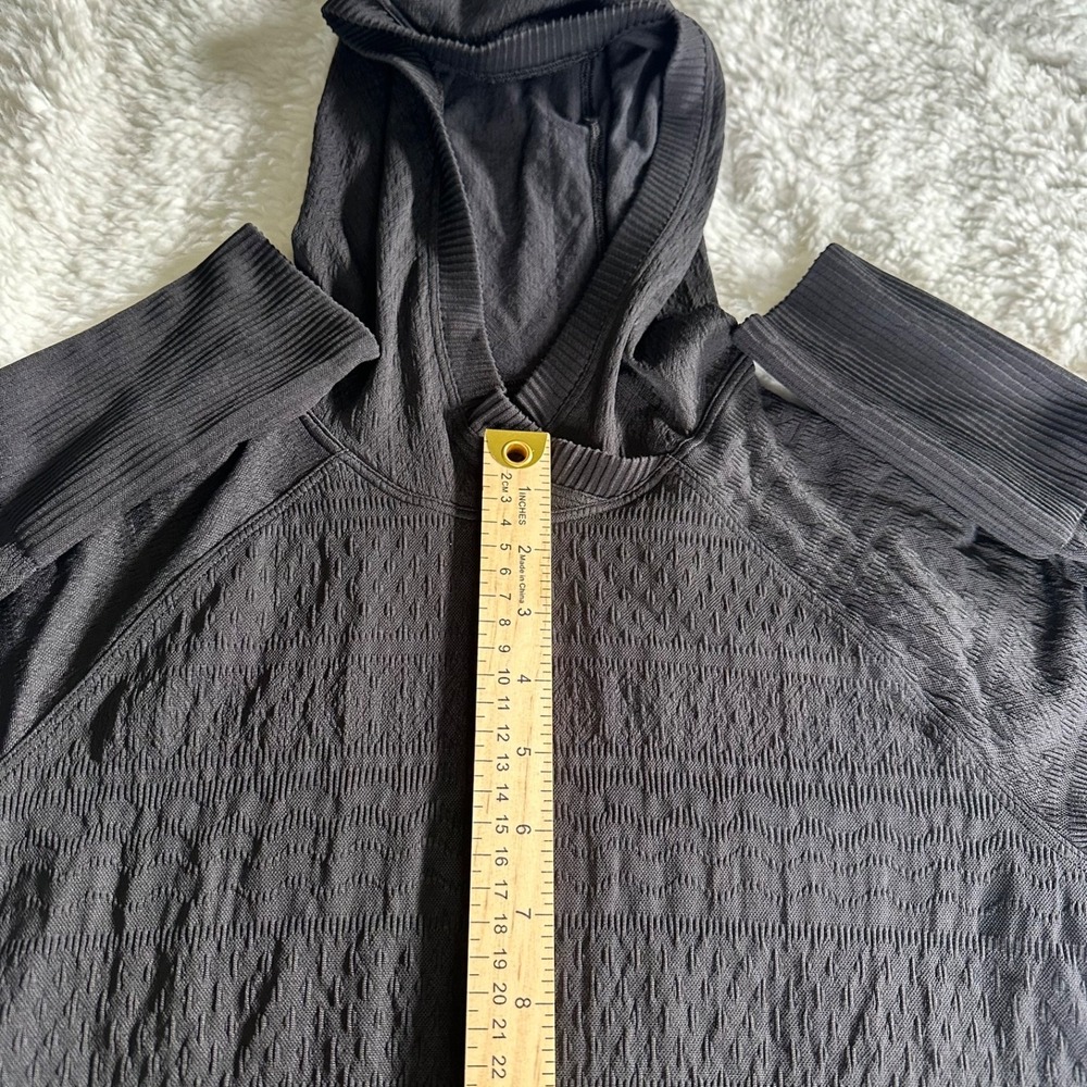Lululemon Long Sleeve Hoodie Black Textured Knit Seamless - Size 4/6 - Picture 7 of 11